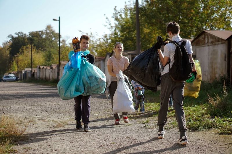 Череповчане собрали почти шесть тонн мусора на улице Белинского.