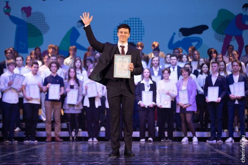 Награждение победителей городского этапа всероссийской олимпиады школьников.