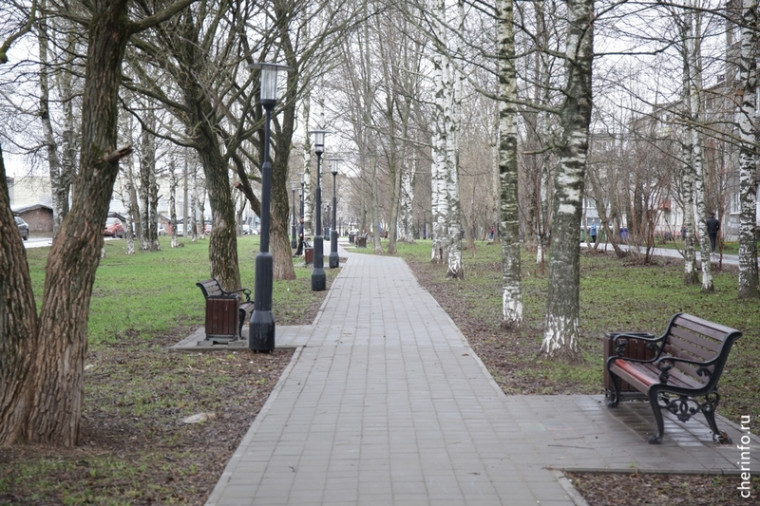 В парках и скверах Череповца вымоют все детские площадки.