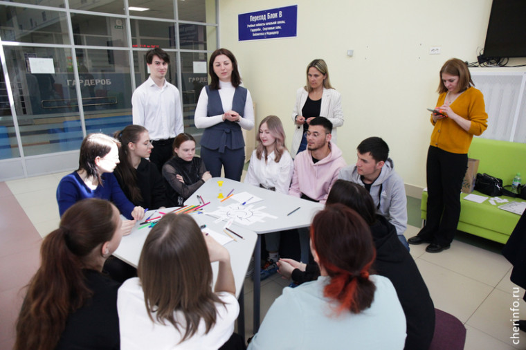 В Череповце 270 студентов-педагогов побывали в школах, где будут работать.