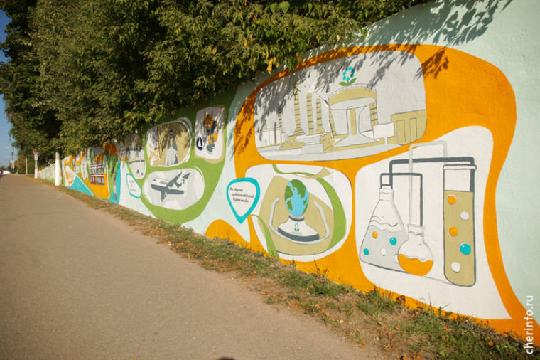 В Череповце появились граффити с историей города.